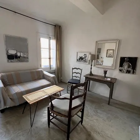 Charming Air-conditioned Cocoon In The Historic Center Of Διαμέρισμα Σετ